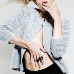 SMITH/GREY's black Horse Knuckleduster as seen on HUNGER TV
